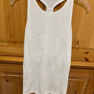 Lululemon workout tank!